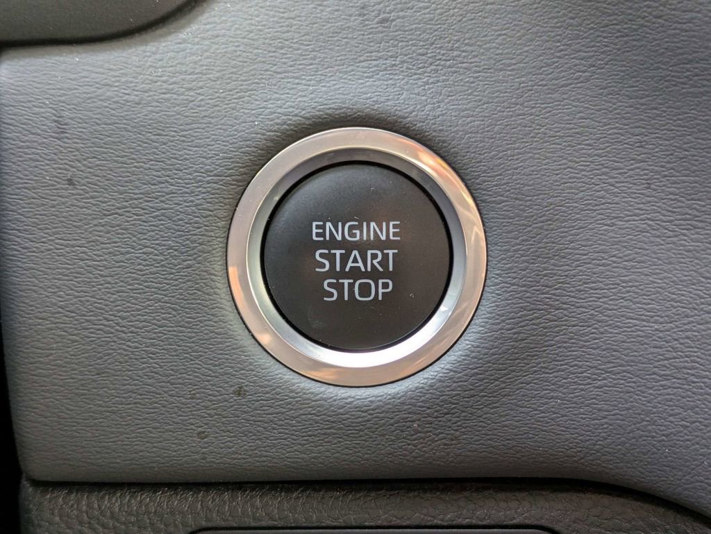 Used 2023 Toyota Tundra Platinum AWD/4WD image 42