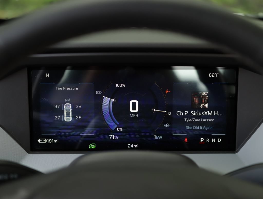 Used 2027 Chevrolet Bolt LT w/ Comfort Package FWD image 12