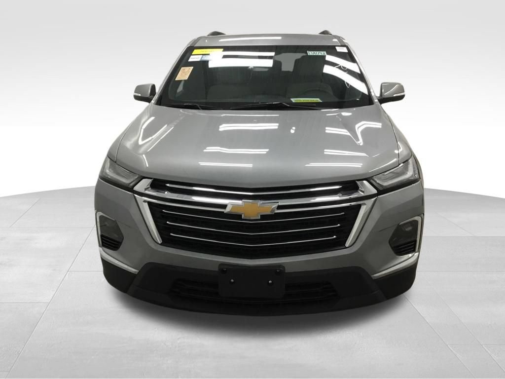 Used 2023 Chevrolet Traverse LT w/ LPO, Cargo Package AWD/4WD image 3