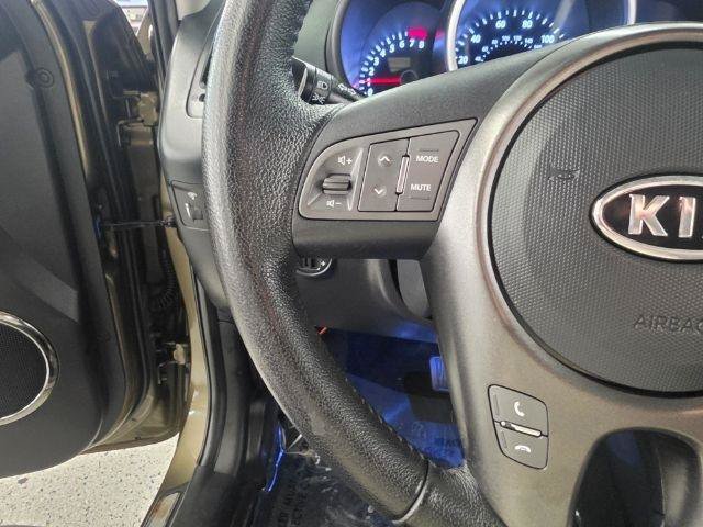 Used 2012 Kia Soul + w/ Audio Pkg FWD image 17