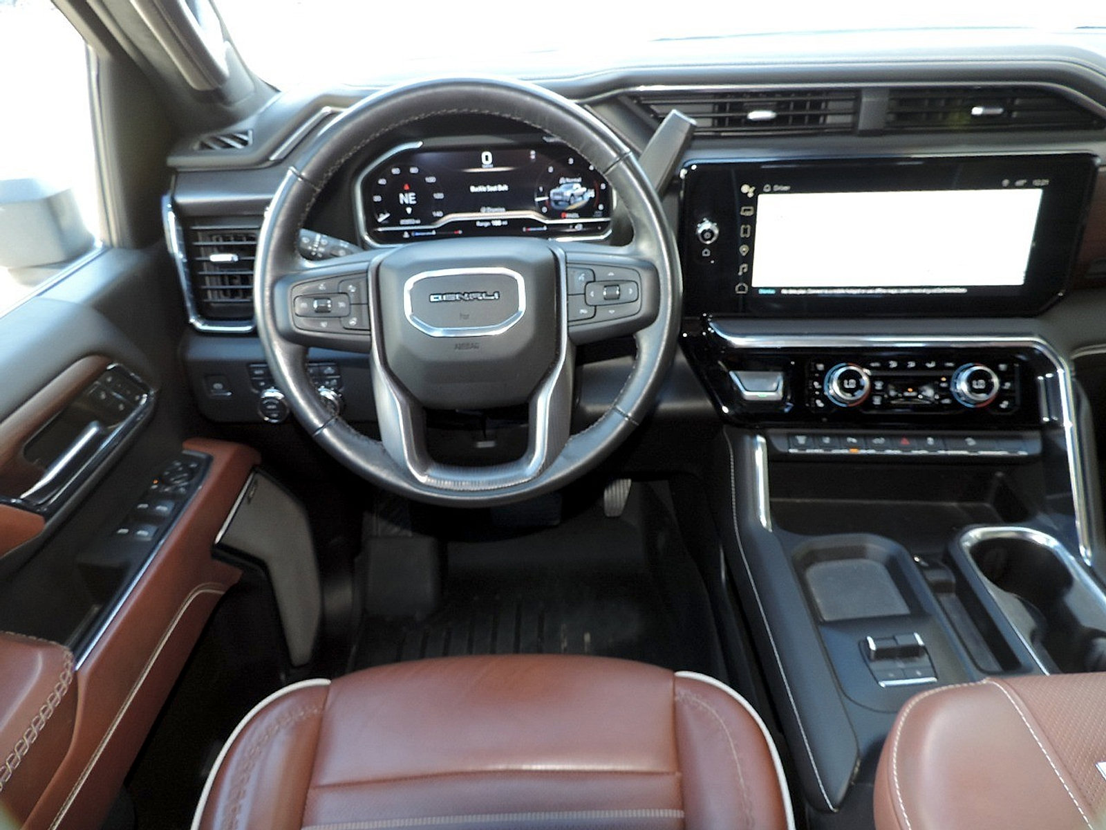 Used 2024 GMC Sierra 2500 Denali Ultimate AWD/4WD image 16