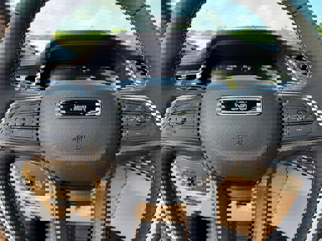 New 2025 Jeep Grand Cherokee L Limited w/ Black Appearance Package image 24