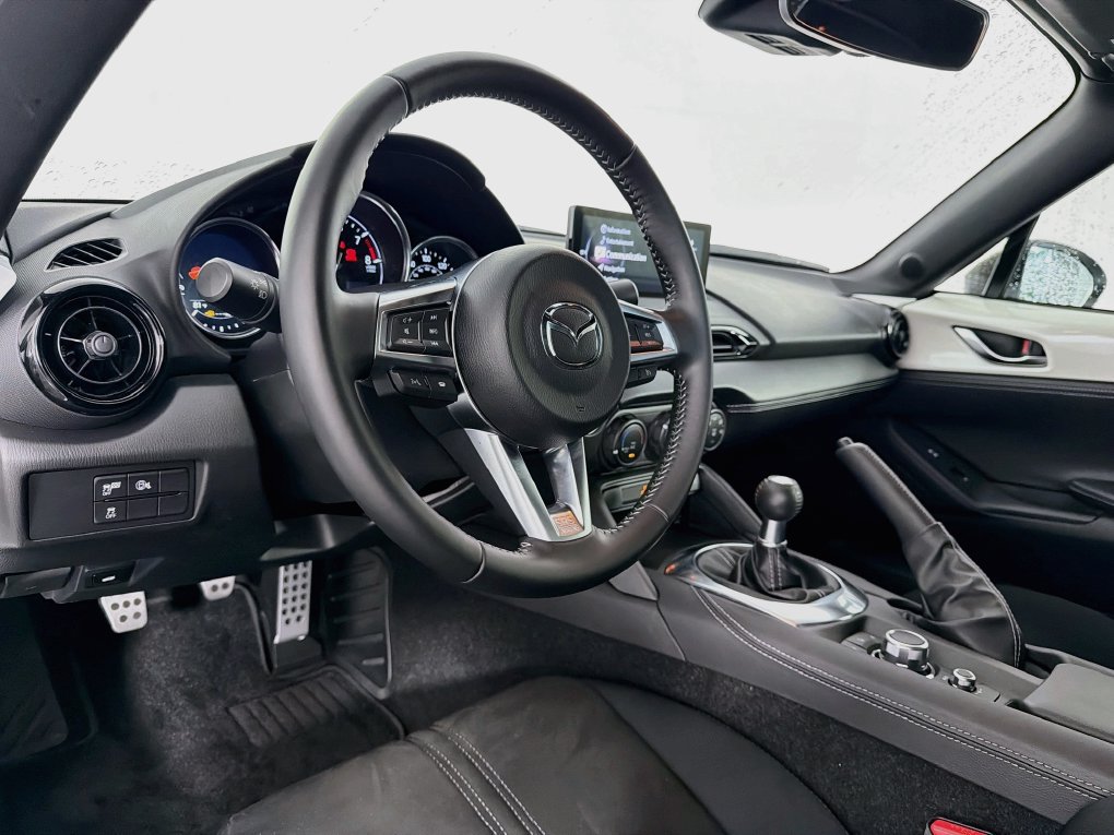 Used 2025 MAZDA MX-5 Miata Club RWD image 14
