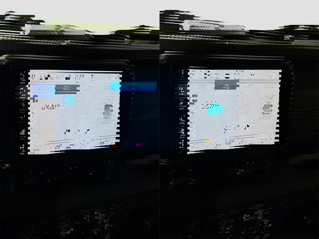 Used 2025 Jeep Wrangler Sahara w/ Safety Group image 8