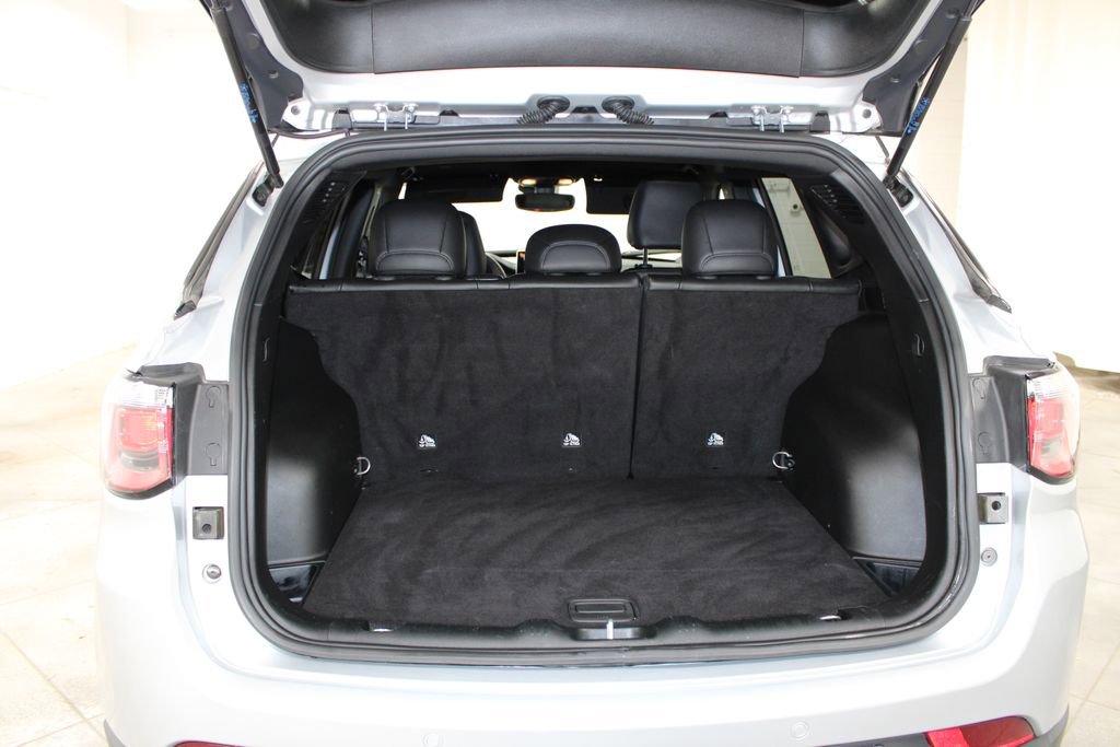 Used 2025 Jeep Compass Trailhawk AWD/4WD image 26