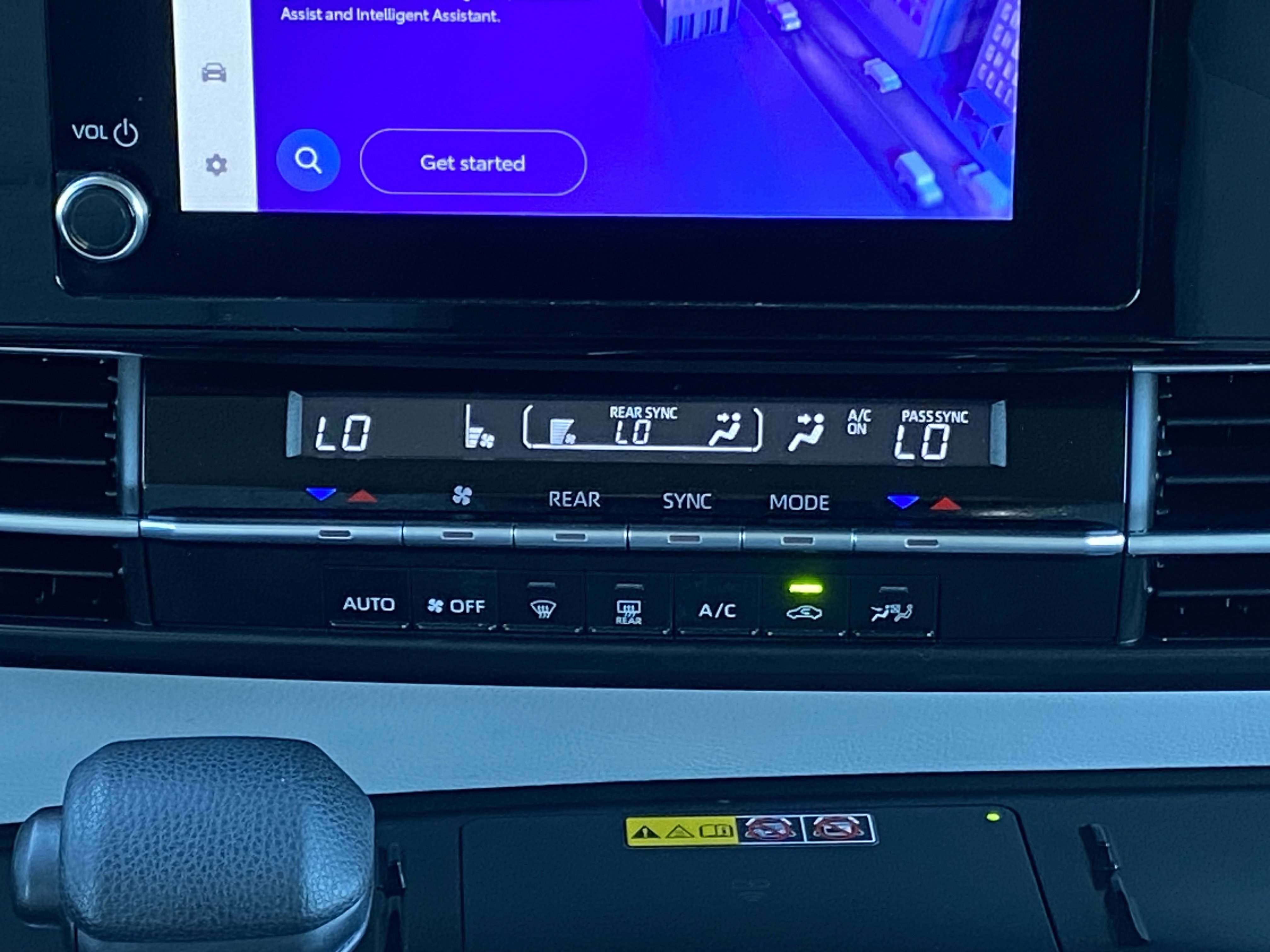 Certified 2025 Toyota Sienna LE FWD image 15