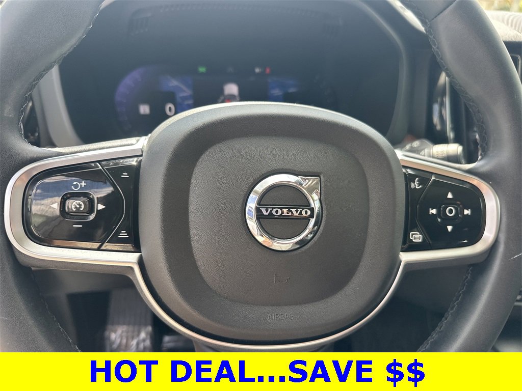 Used 2023 Volvo XC60 B5 Plus image 19
