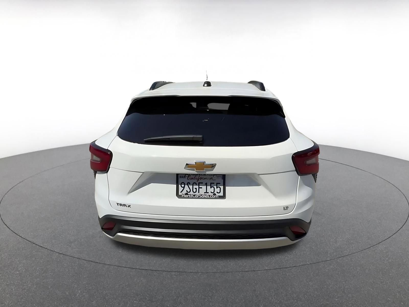 Used 2025 Chevrolet Trax LT FWD image 12