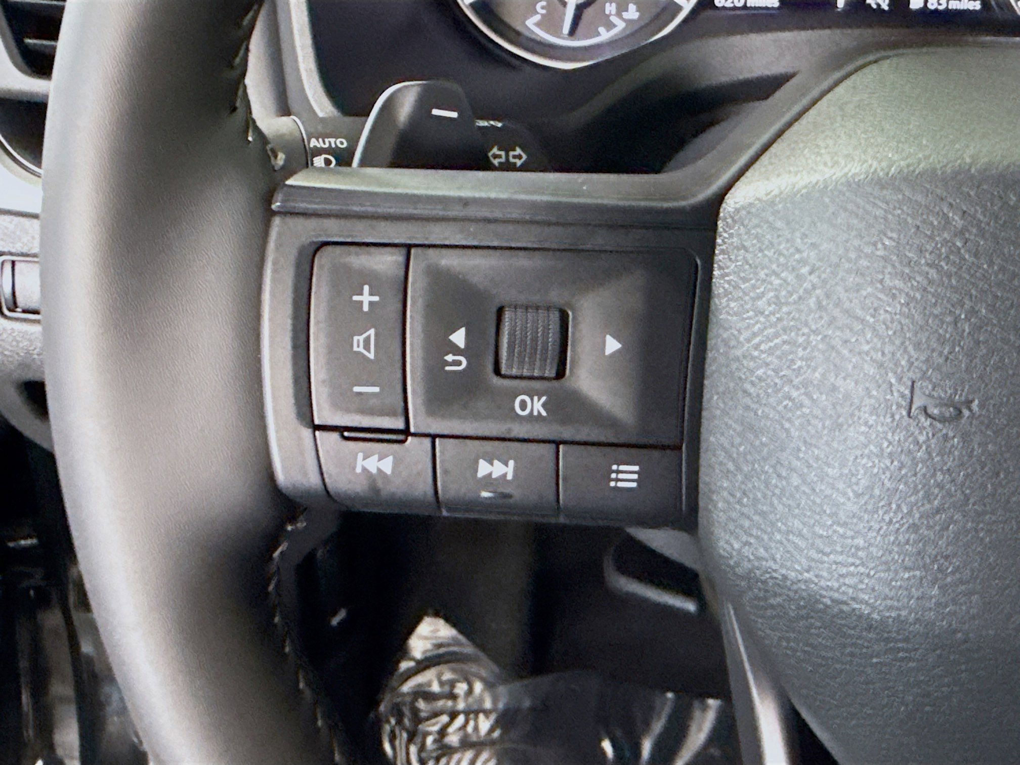 Used 2026 Nissan Rogue SV image 14