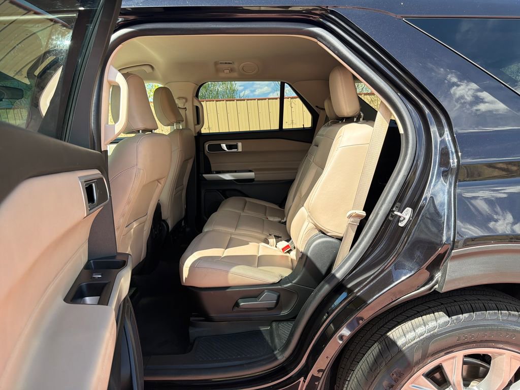 Certified 2022 Ford Explorer XLT w/ Equipment Group 202A AWD/4WD image 20