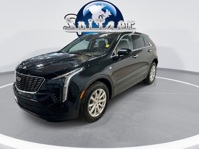 Used 2023 Cadillac XT4 Luxury w/ Cold Weather Package image 4
