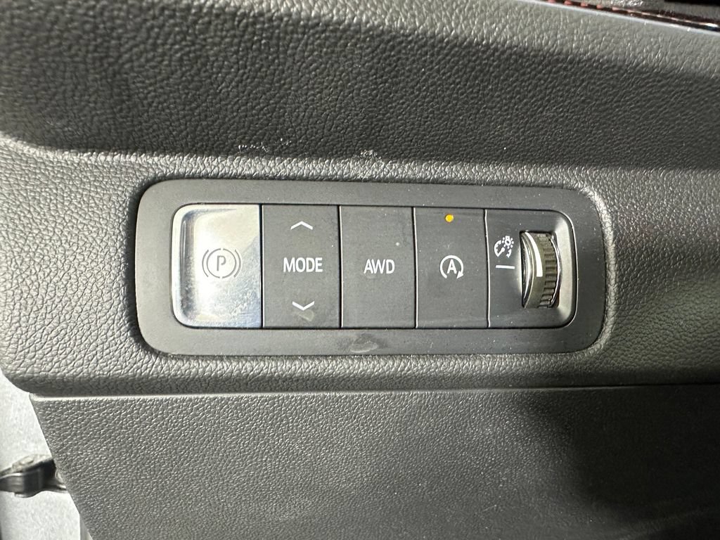 Used 2024 Chevrolet Traverse Z71 w/ Enhanced Driving Package AWD/4WD image 14