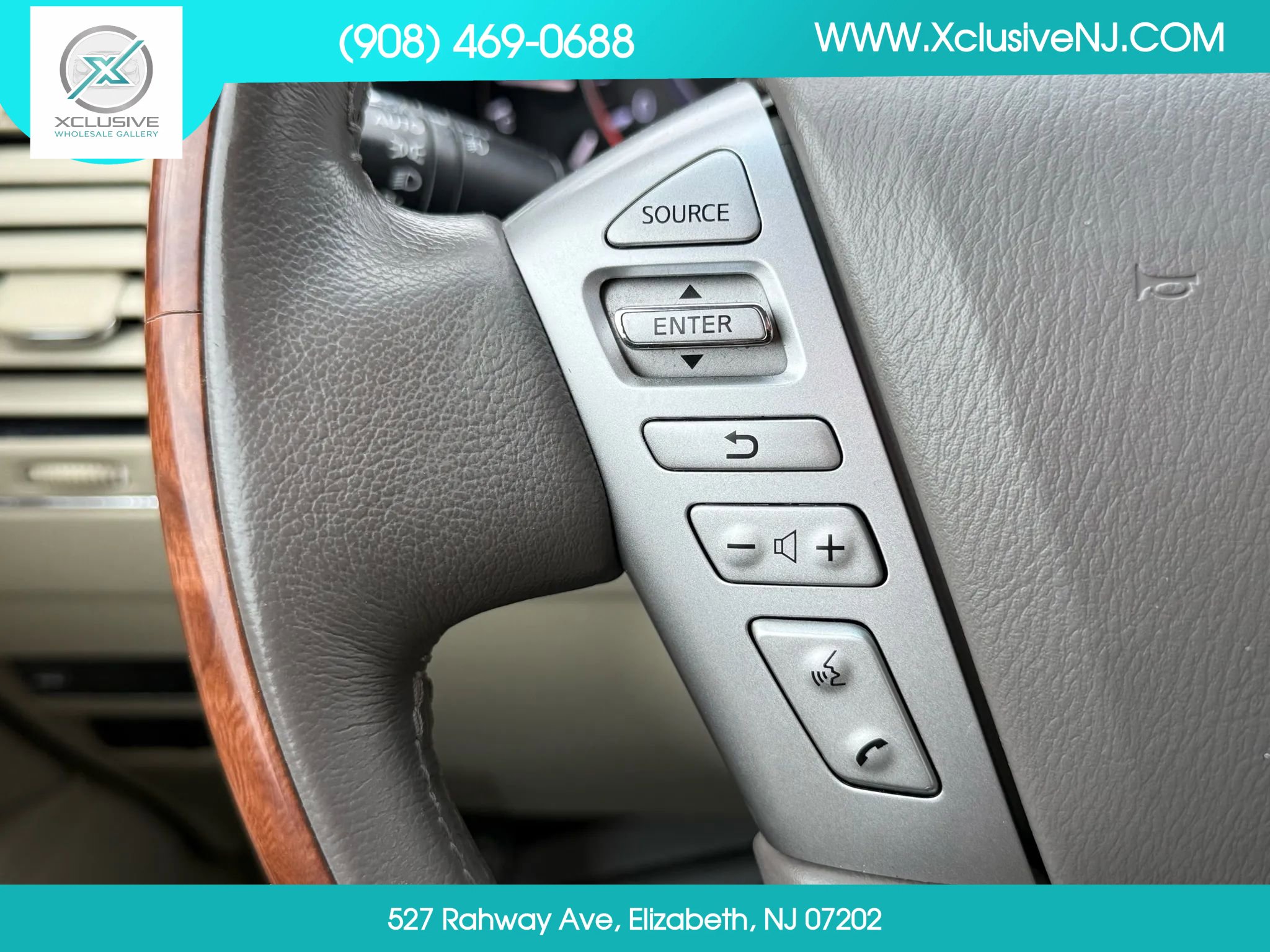 Used 2017 INFINITI QX80 4WD w/ Deluxe Technology Package image 12