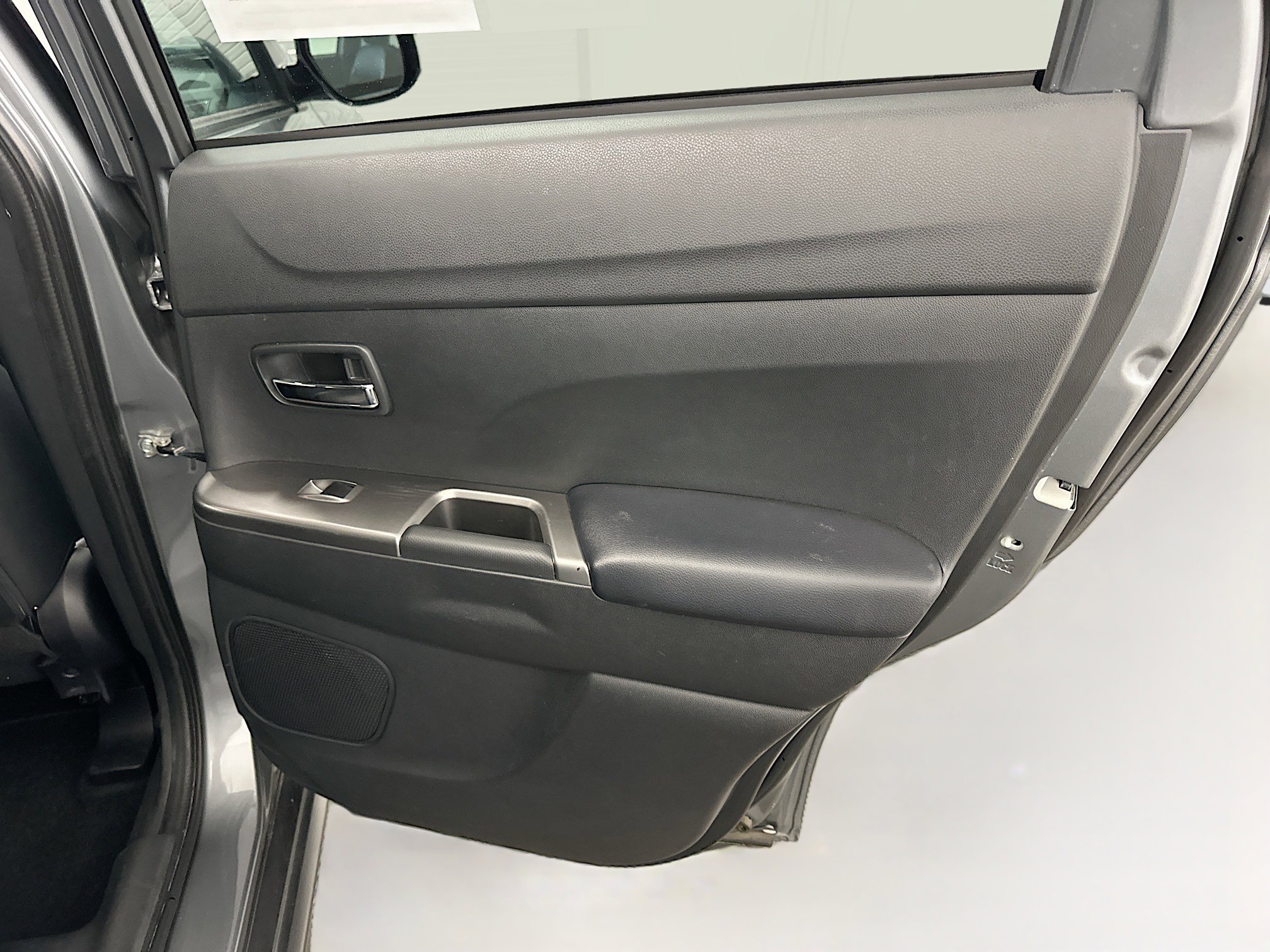 Used 2024 Mitsubishi Outlander Sport SE image 30