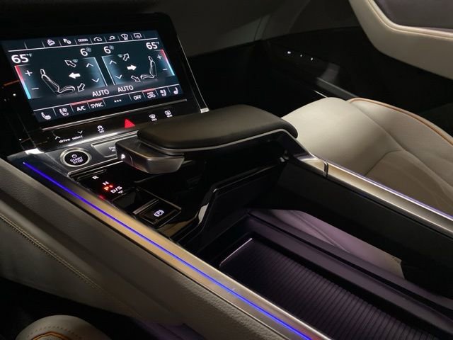 Used 2024 Audi Q8 e-tron Prestige w/ Prestige Package image 60