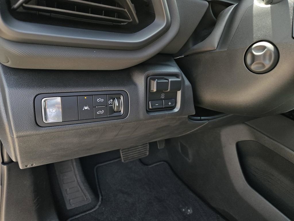 New 2025 Chevrolet Silverado EV LT image 14