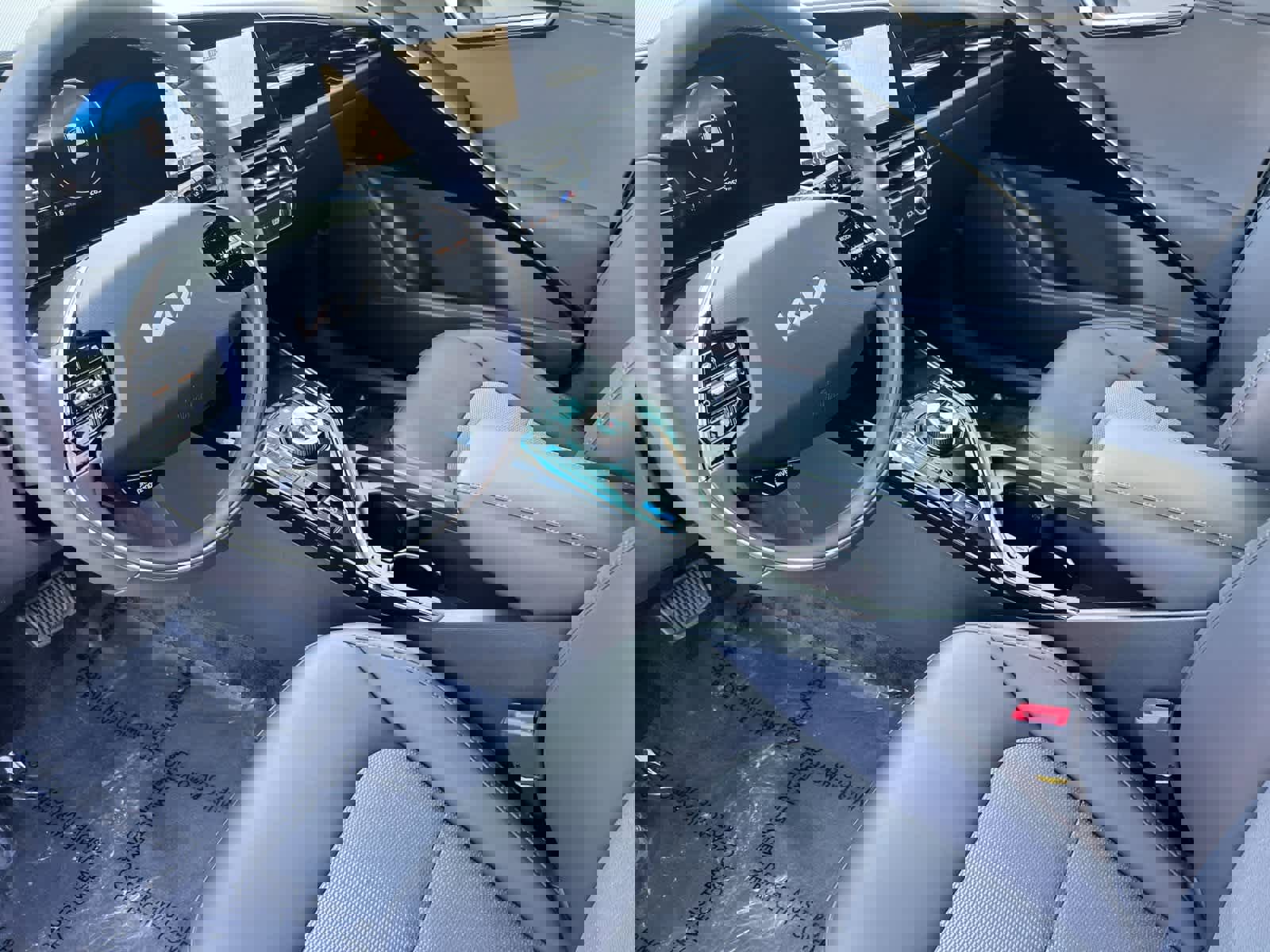 Used 2025 Kia Niro Wind image 12