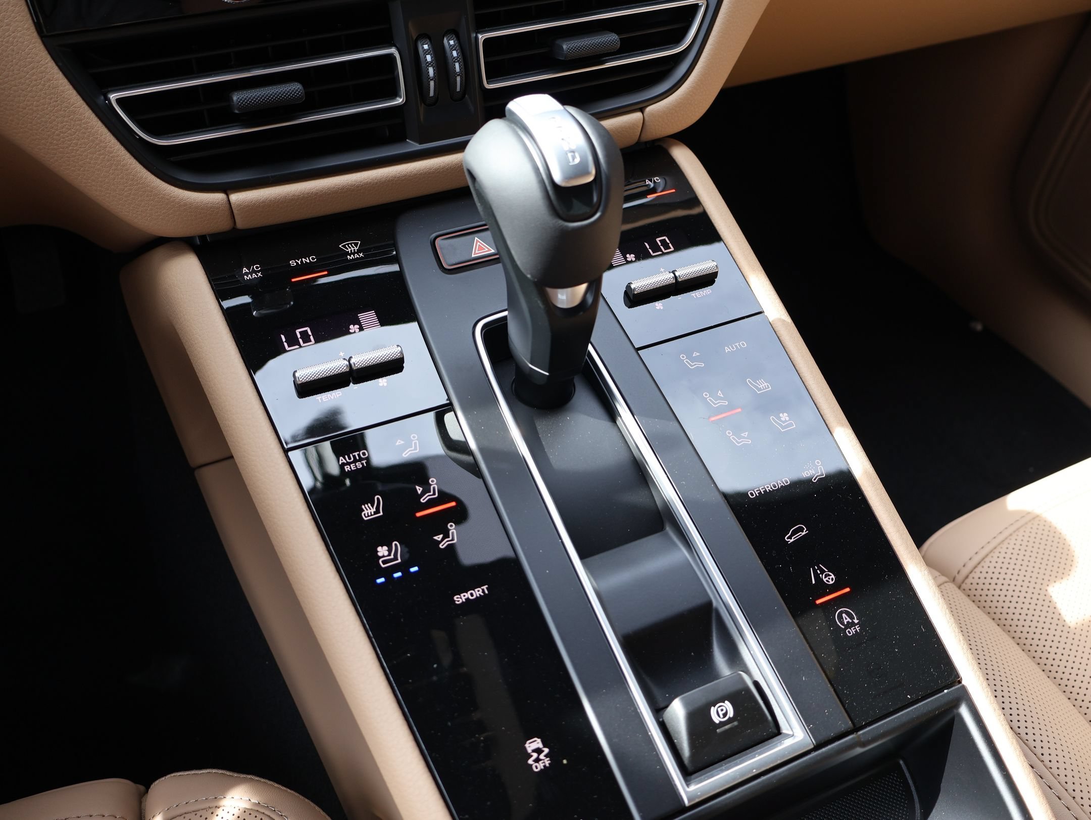 New 2026 Porsche Macan AWD/4WD image 25