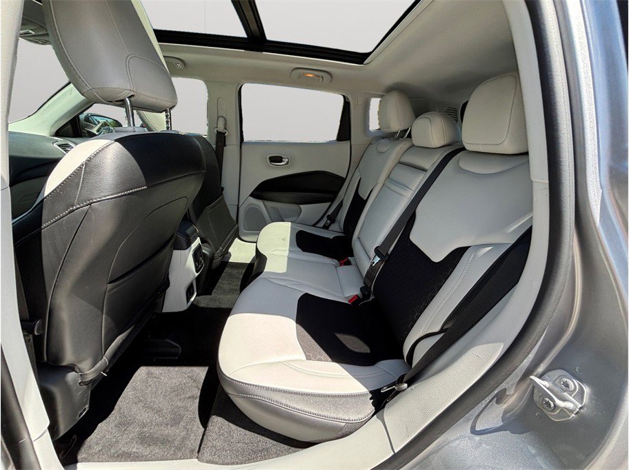 Used 2018 Jeep Compass Latitude w/ Popular Equipment Group image 29