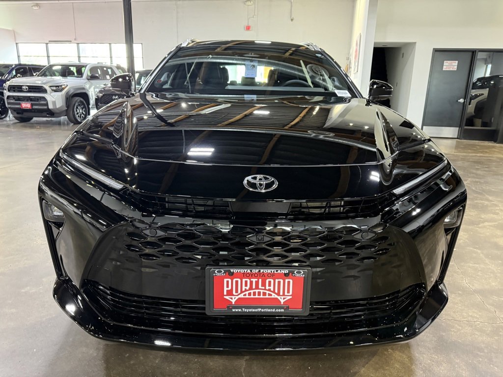 New 2025 Toyota Crown Signia image 3