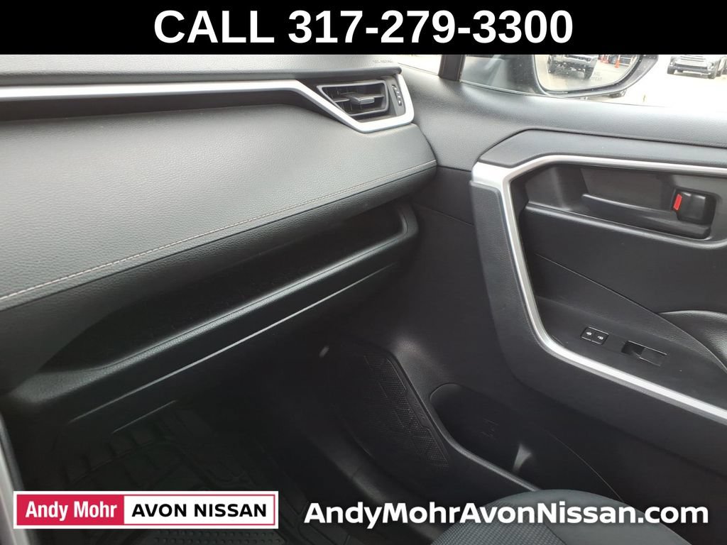 Used 2019 Toyota RAV4 LE AWD/4WD image 33