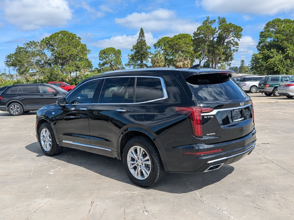 Used 2024 Cadillac XT6 Luxury FWD image 6