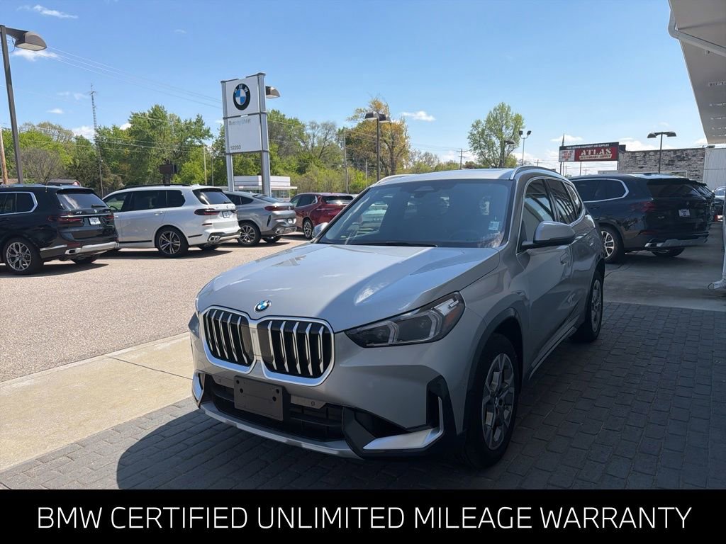 Certified 2025 BMW X1 xDrive28i AWD/4WD image 3