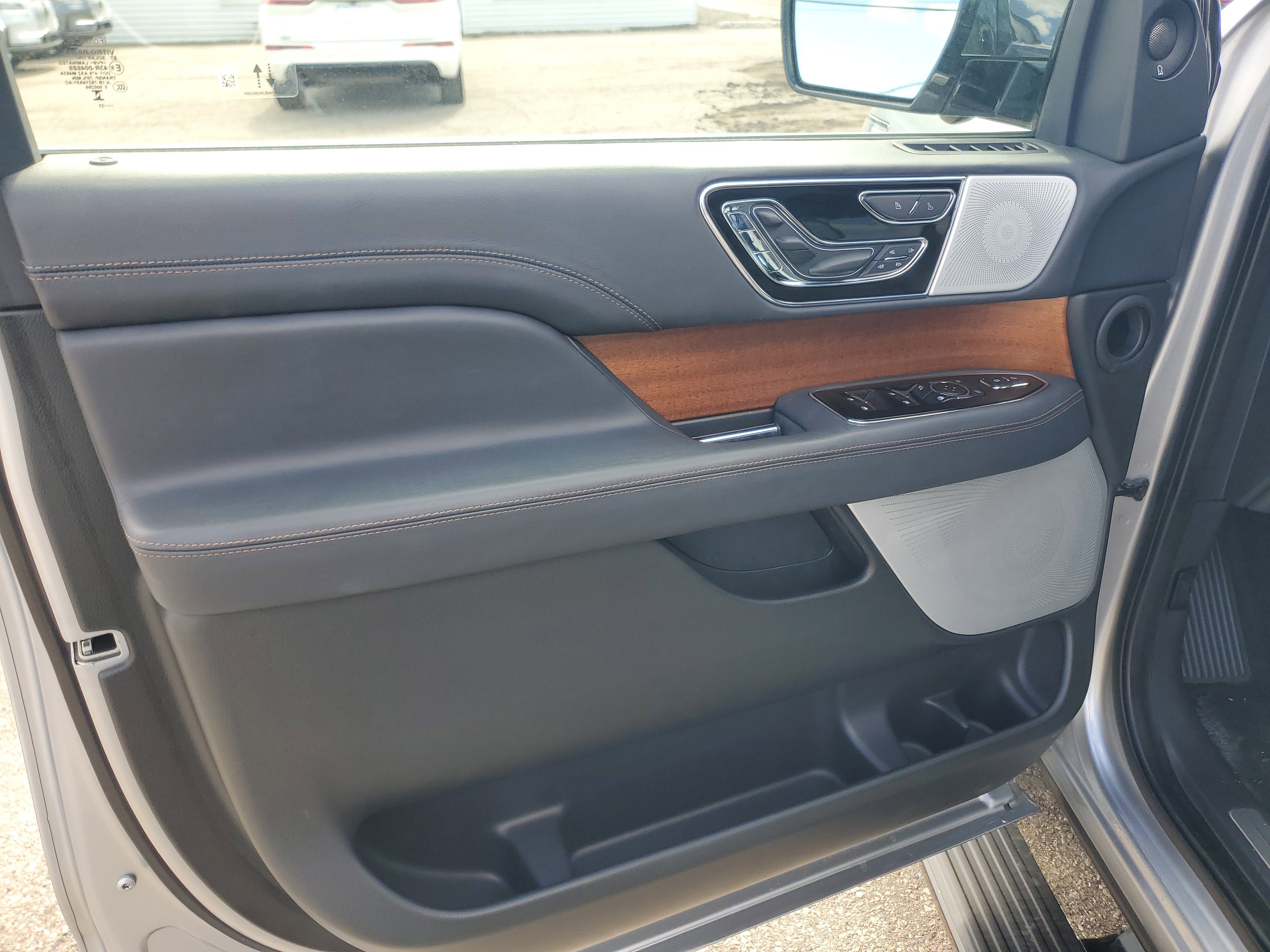 Certified 2023 Lincoln Navigator Black Label AWD/4WD image 10