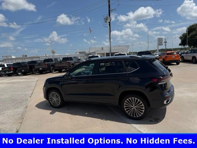 Used 2025 Volkswagen Taos SE FWD image 5