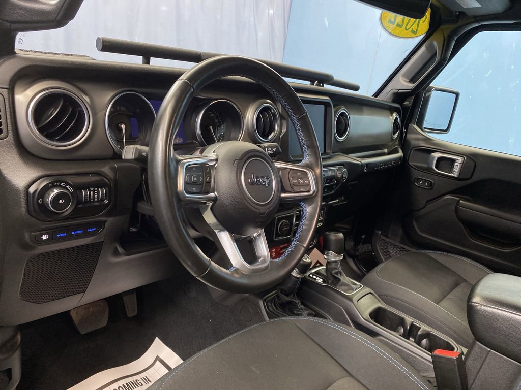 Used 2022 Jeep Wrangler Unlimited Rubicon 4xe w/ Cold Weather Group AWD/4WD image 10