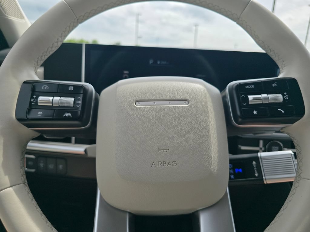 Used 2025 Hyundai Santa Fe SEL FWD image 24