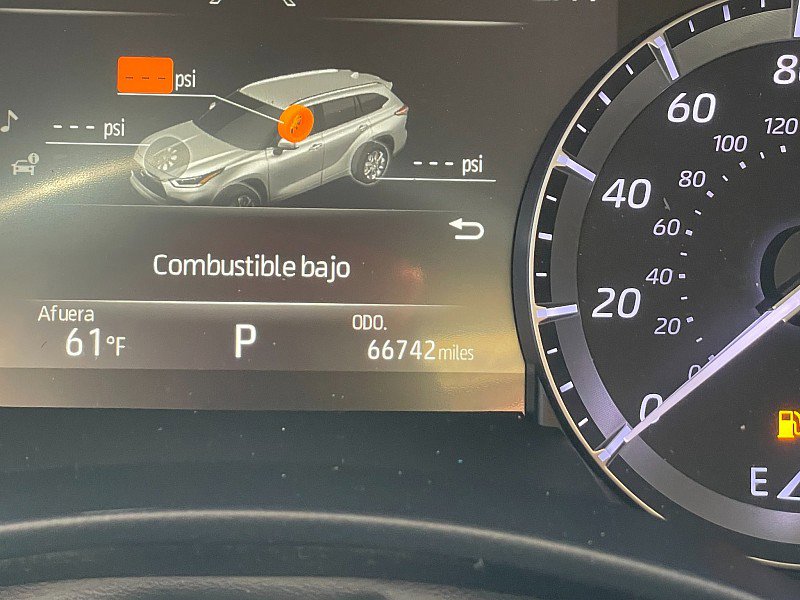 Used 2020 Toyota Highlander XLE image 17