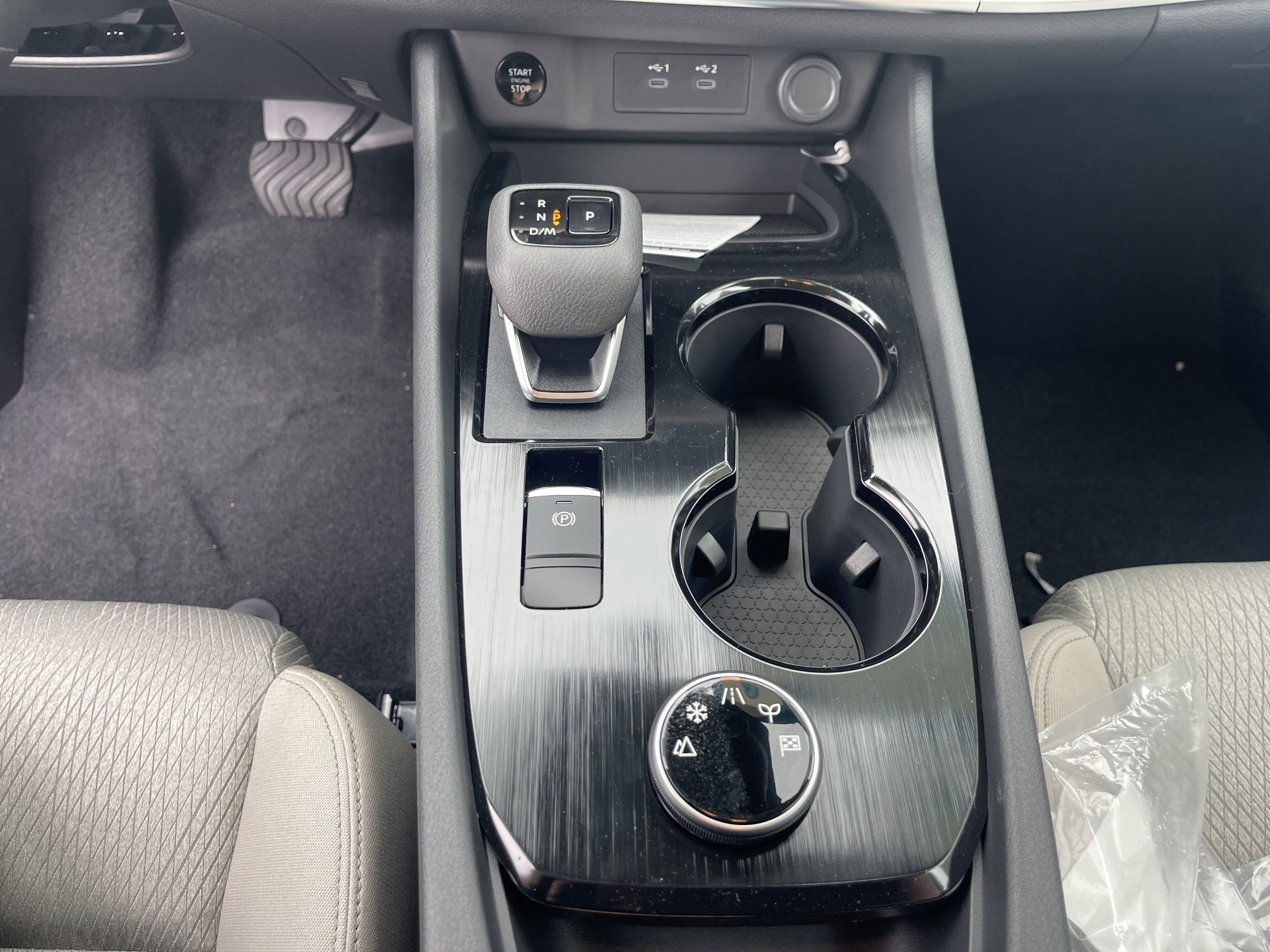 Used 2025 Nissan Rogue SV image 19