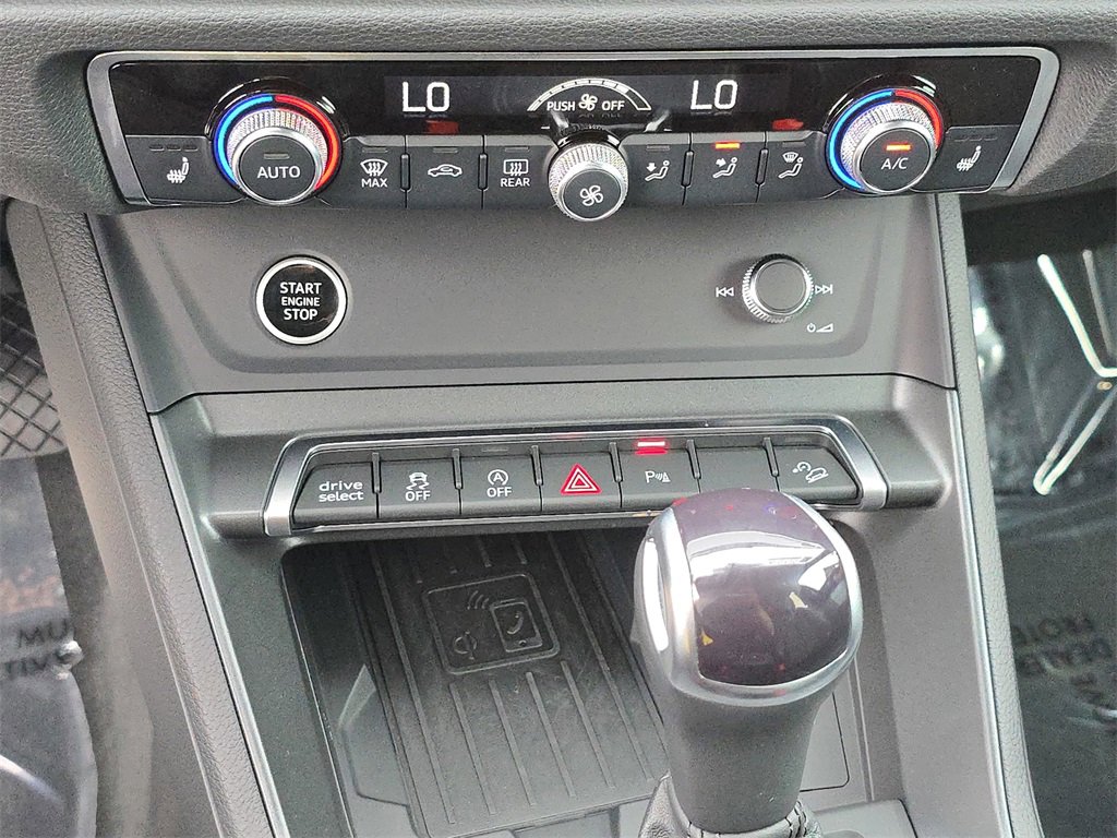 Certified 2024 Audi Q3 2.0T Premium w/ Convenience Package image 27