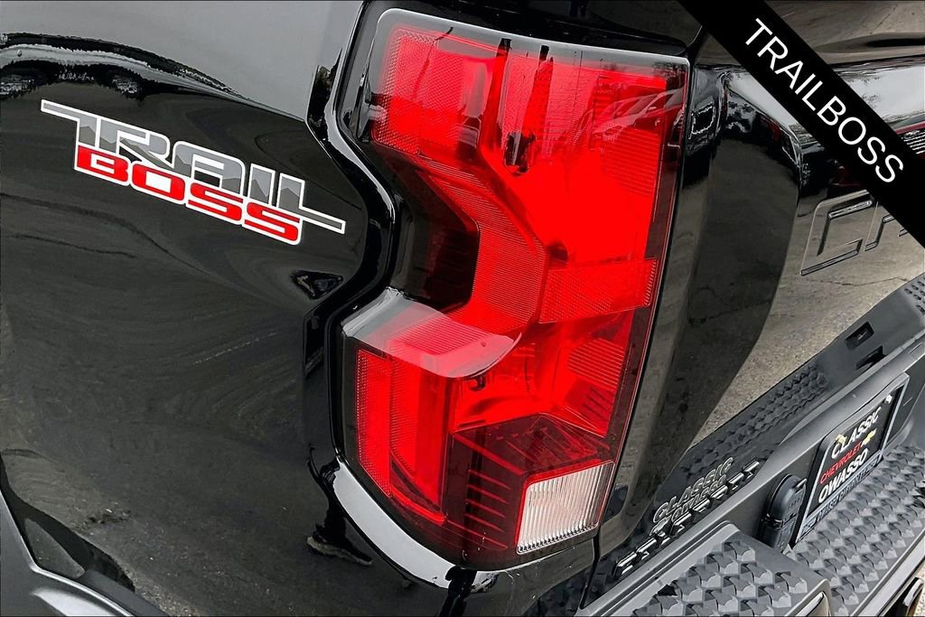 Used 2024 Chevrolet Colorado Trail Boss w/ LPO, Dark Essentials Package image 23