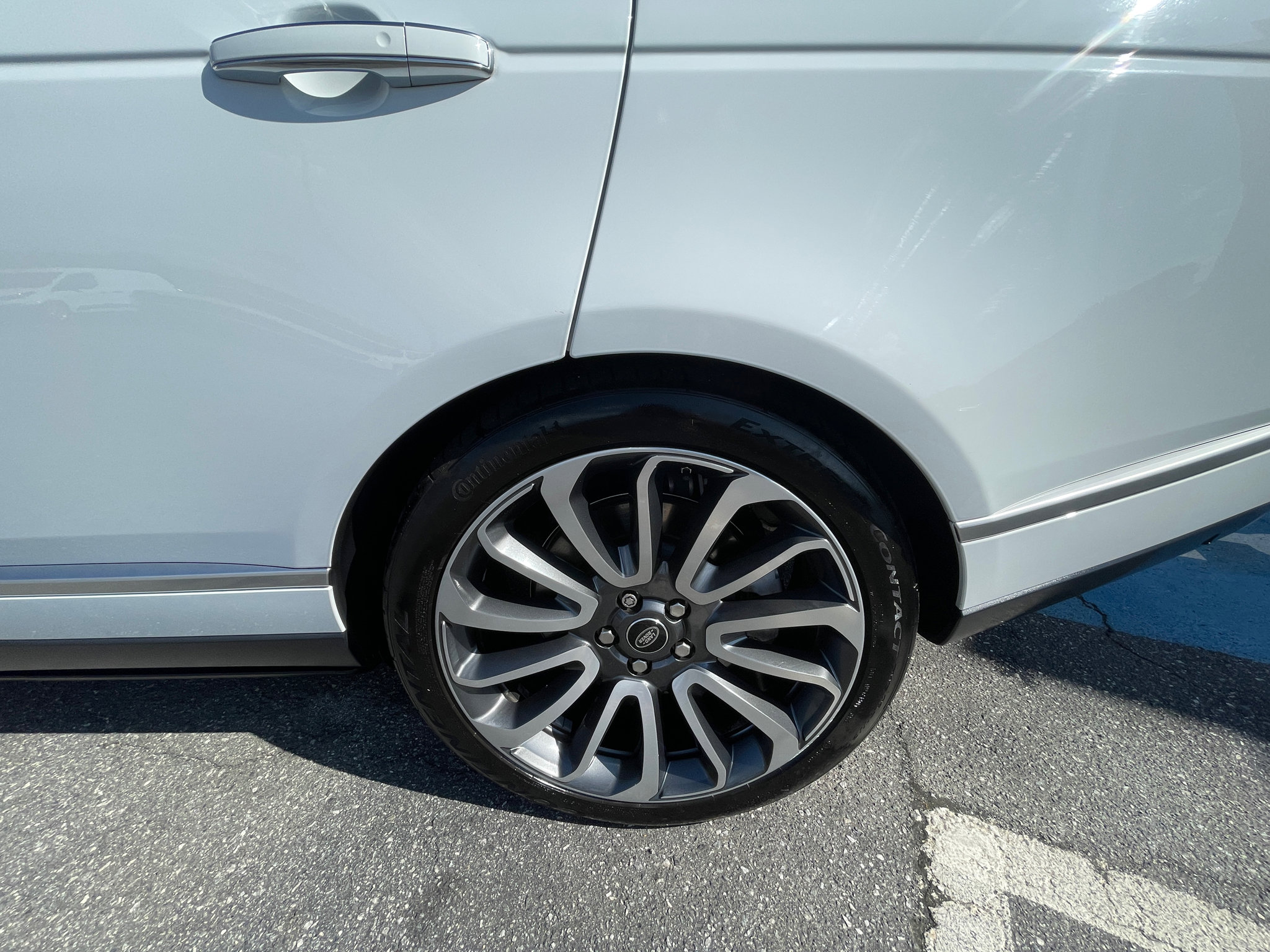 Used 2015 Land Rover Range Rover Autobiography image 49