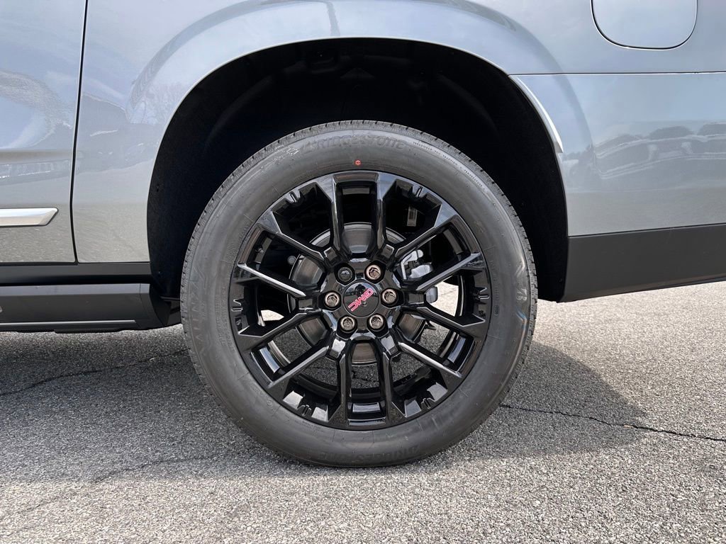 New 2026 GMC Yukon XL Denali w/ Sun & Power Step Package AWD/4WD image 40