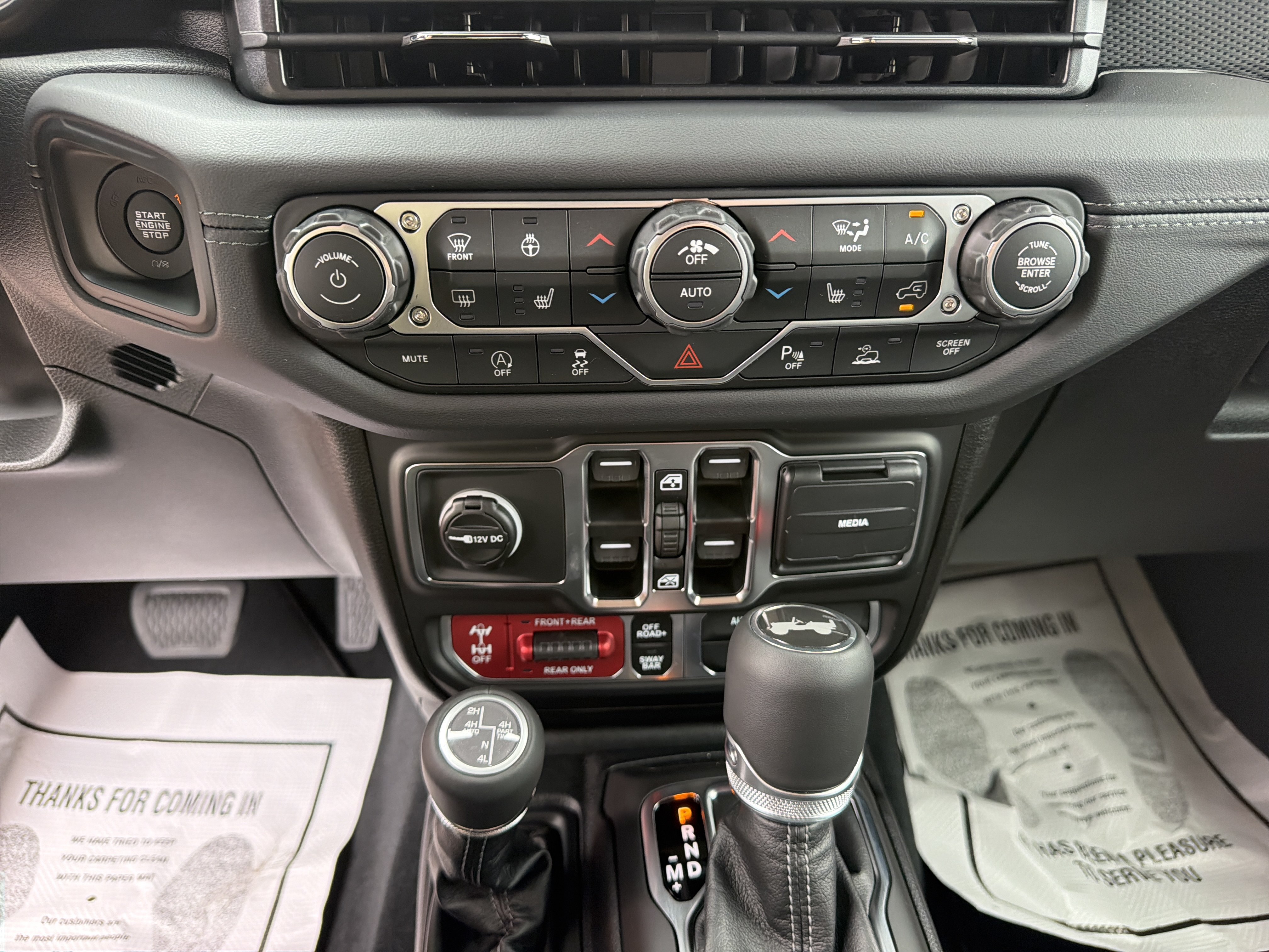 New 2027 Jeep Wrangler Unlimited Rubicon AWD/4WD image 22