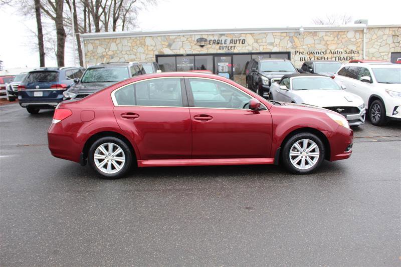 Used 2010 Subaru Legacy 2.5i Premium AWD/4WD image 9