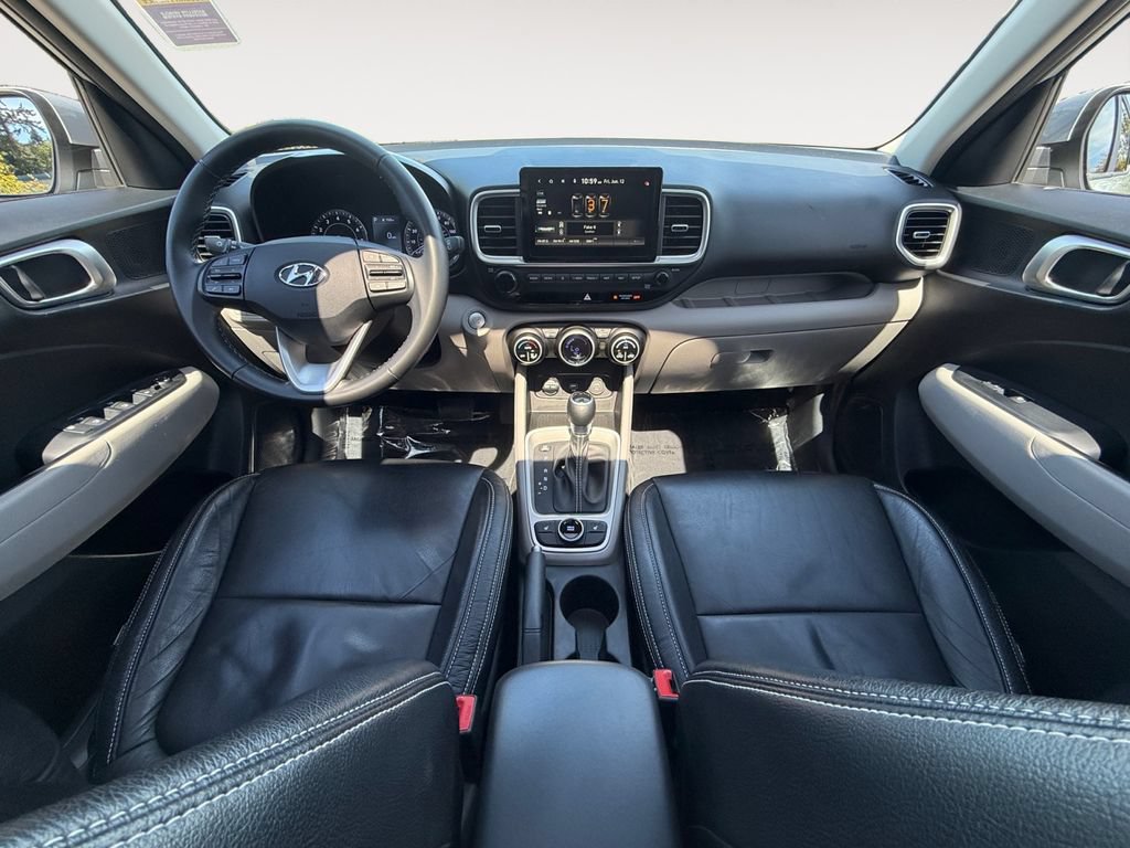 Used 2021 Hyundai Venue SEL w/ Premium Package FWD image 12