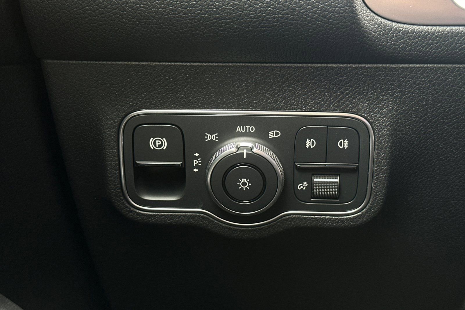 New 2026 Mercedes-Benz GLB 250 image 27