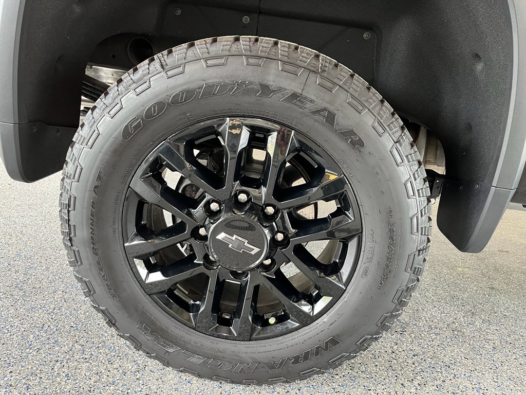 Used 2025 Chevrolet Silverado 2500 LTZ w/ LTZ Plus Package image 37