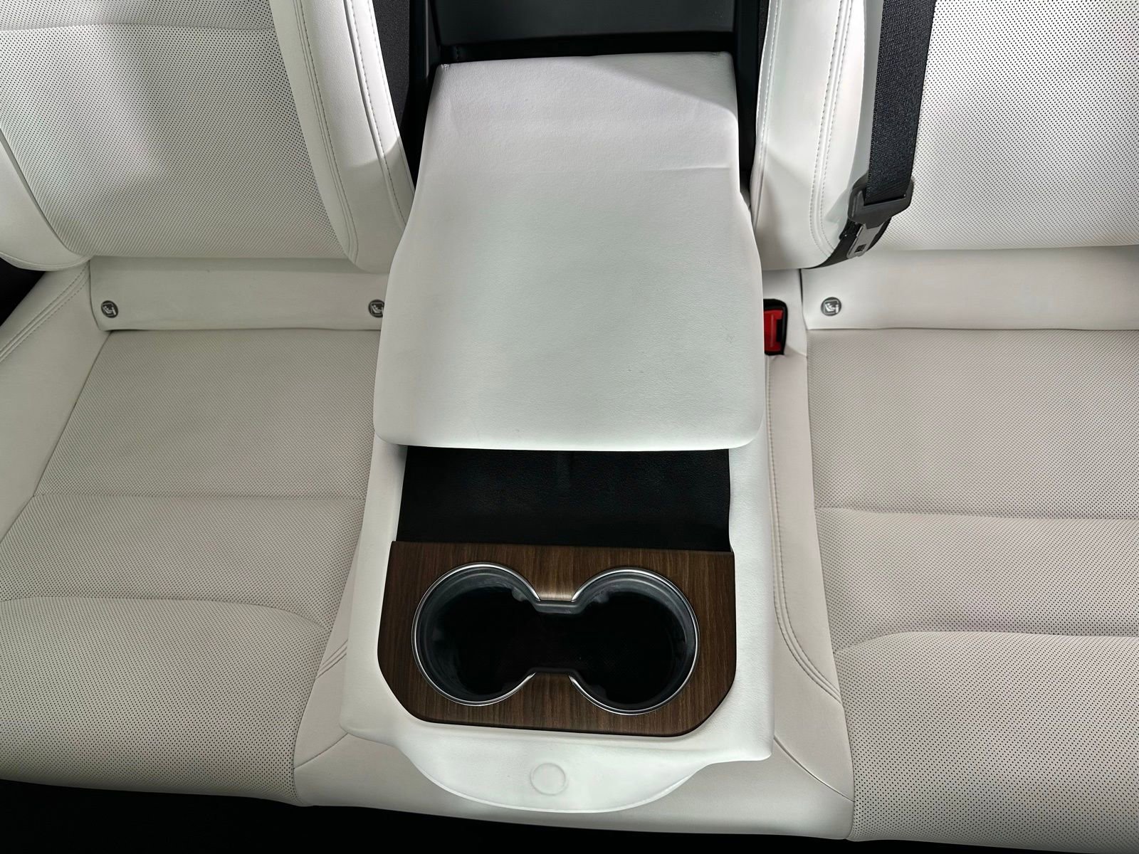 Used 2022 Tesla Model S image 30