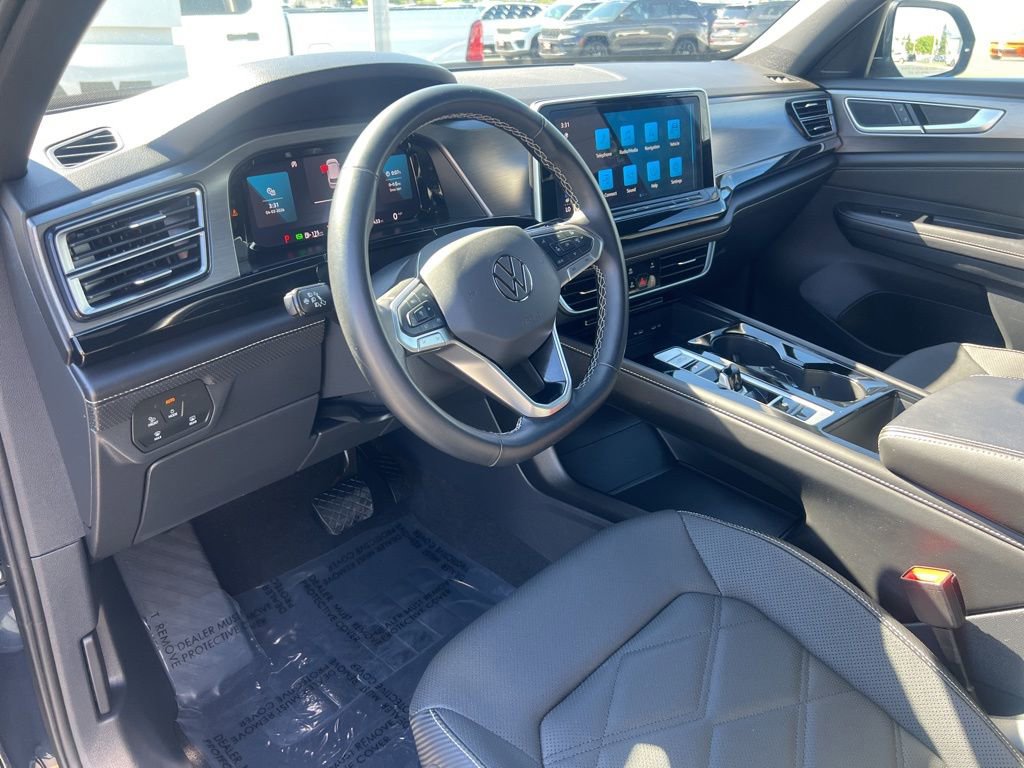 Used 2025 Volkswagen Atlas Cross Sport SE image 16