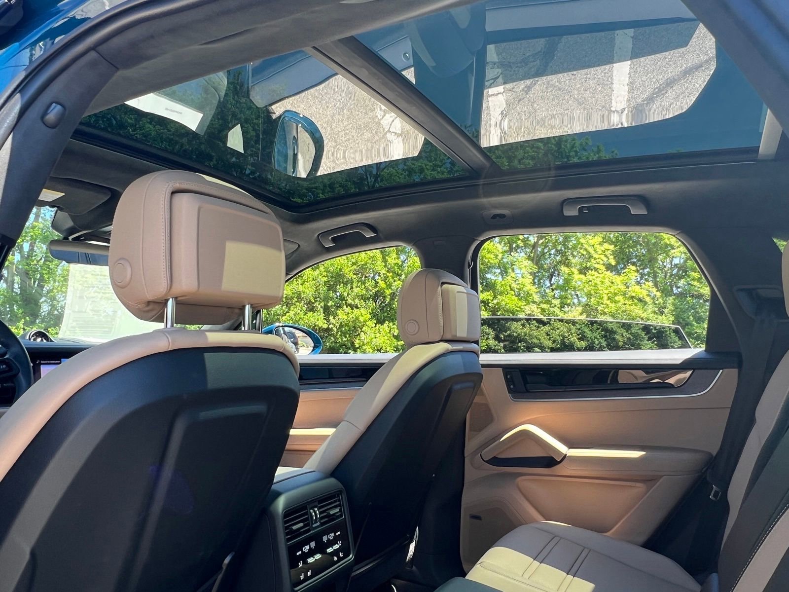 Certified 2025 Porsche Cayenne GTS AWD/4WD image 21