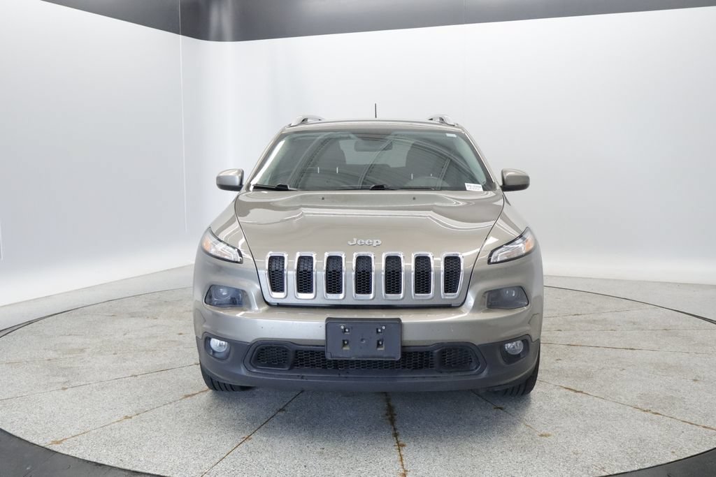Certified 2016 Jeep Cherokee Latitude w/ Cold Weather Group FWD image 11
