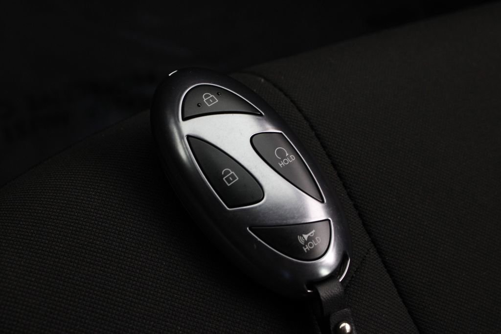 Certified 2025 Hyundai Elantra Sport image 30