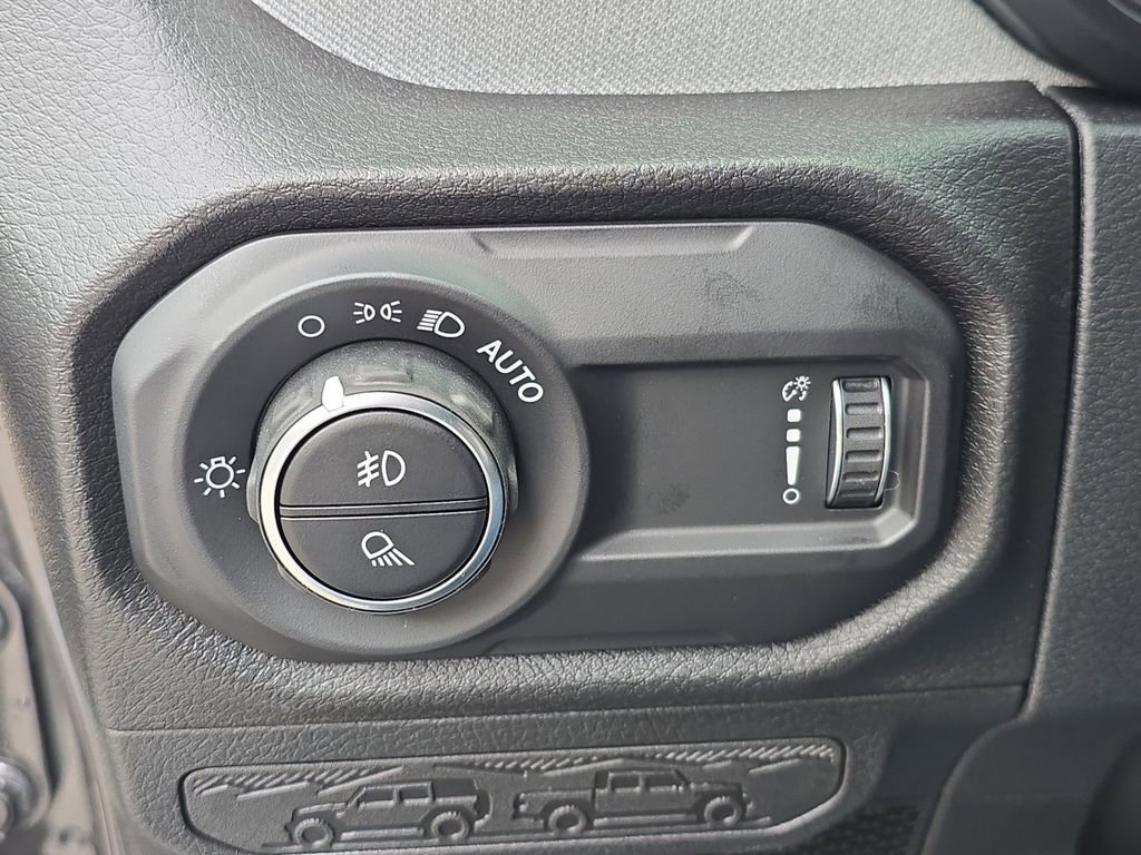 New 2025 Jeep Gladiator Sport image 23