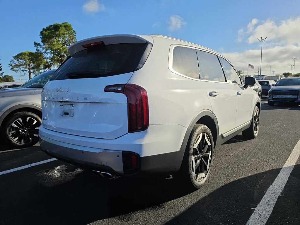 Certified 2024 Kia Telluride S FWD image 18