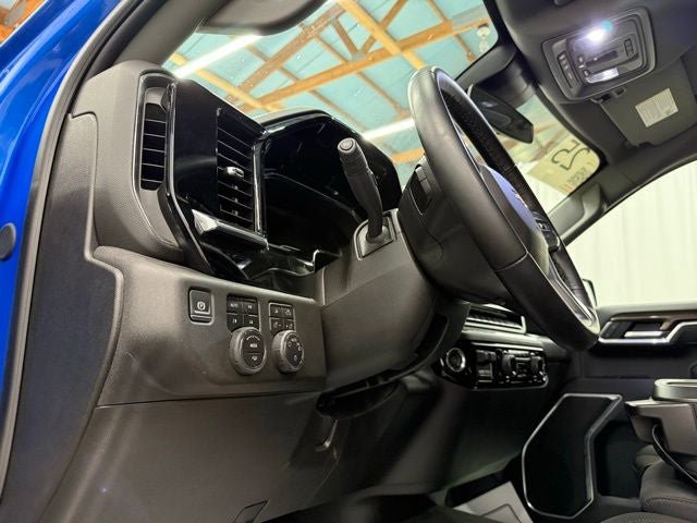 Used 2025 Chevrolet Silverado 1500 LT w/ Z71 Off-Road Package AWD/4WD image 16